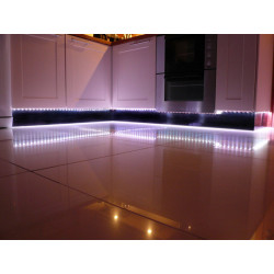 TIRA LED RGB 12V IP20 540LM 7W